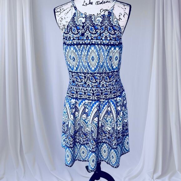 Vince Camuto Women’s 14 Blue & White Geometric Print Sleeveless Halter Dess Fit - Picture 1 of 9